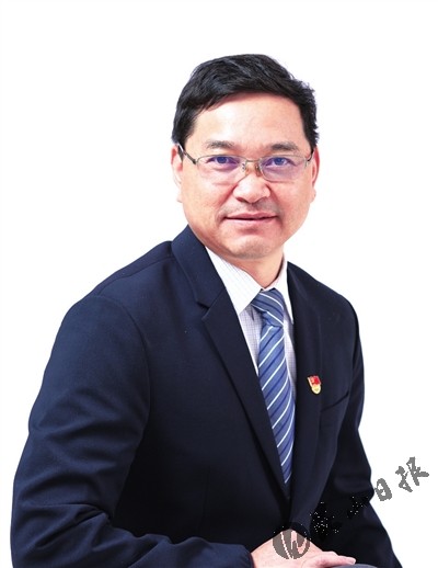 冯全林      市卫健委党委书记,主任      织密防护网,筑牢隔离墙